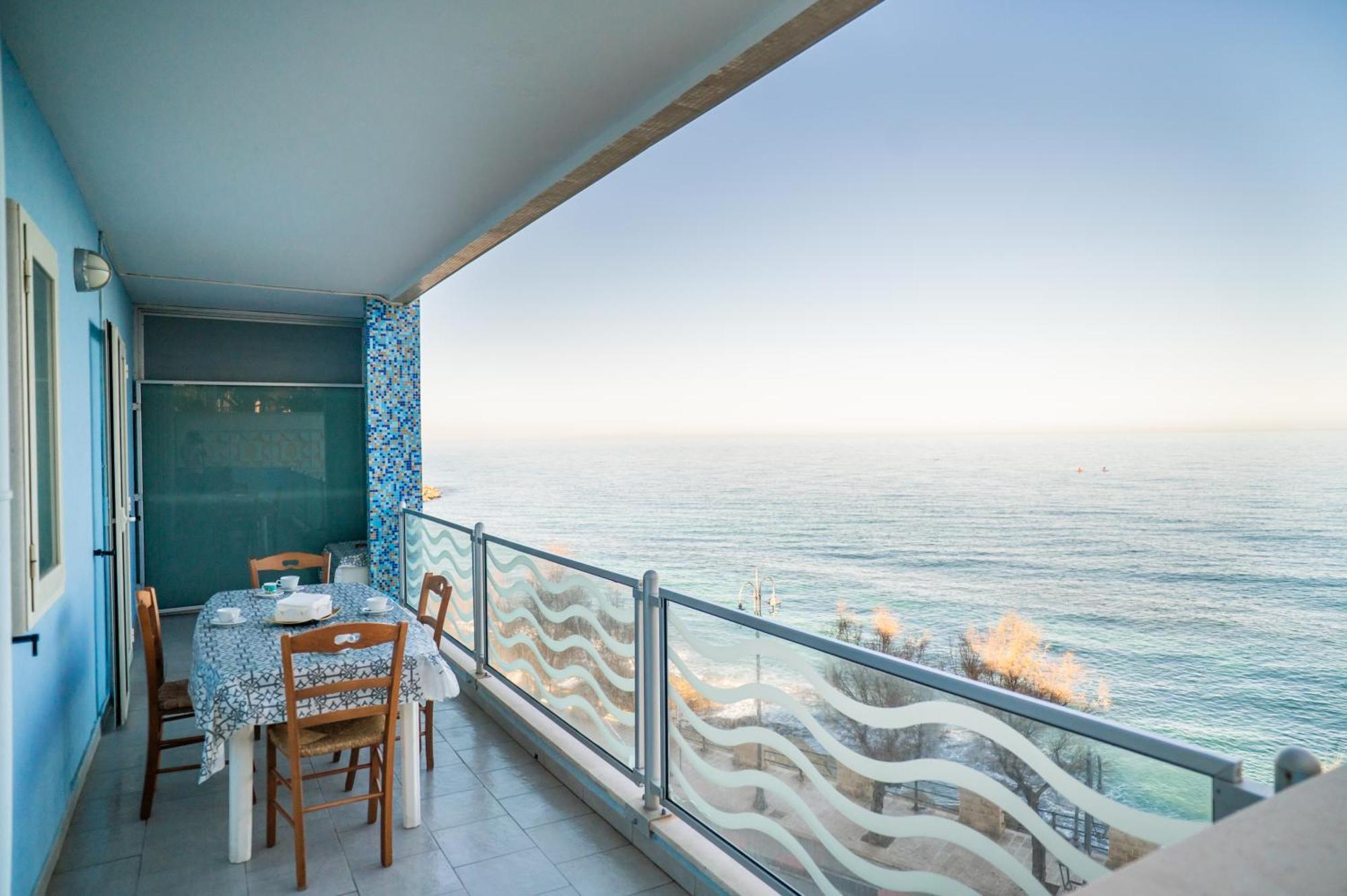 Milu'Seaview Ampia Casa Vista Mare Apartment Giovinazzo Exterior photo